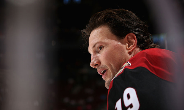 Shane Doan #19 of the Arizona Coyotes warms up before the NHL game against the Minnesota Wild at Gi...