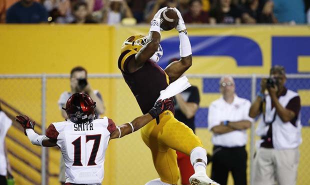 Arizona State's N'Keal Harry (1) makes a touchdown catch as he beats San Diego State's Ron Smith (1...
