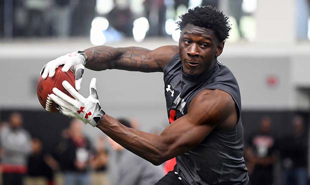 Georgia wide receiver Riley Ridley catches a football during Georgia Pro Day, Wednesday, March 20, ...