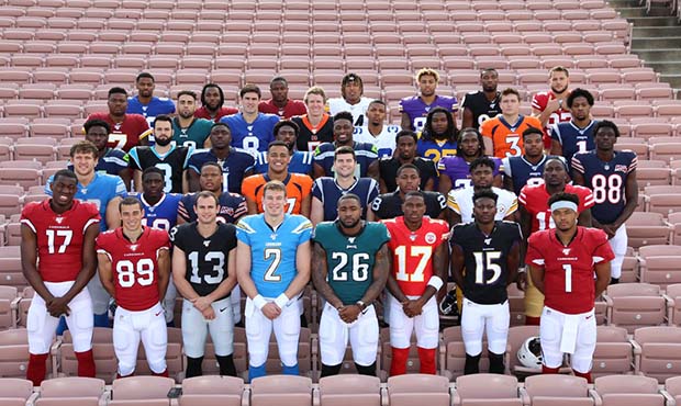 Rookie photo highlights Cardinals new WR's height difference