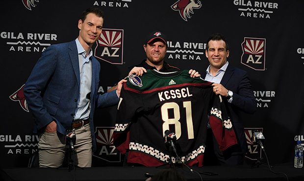 phil kessel coyotes jersey