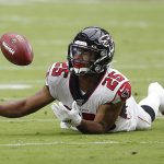 Atlanta Falcons running back Ito Smith (25) makes the catch against the Arizona Cardinals during the first half of an NFL football game, Sunday, Oct. 13, 2019, in Glendale, Ariz. (AP Photo/Rick Scuteri)