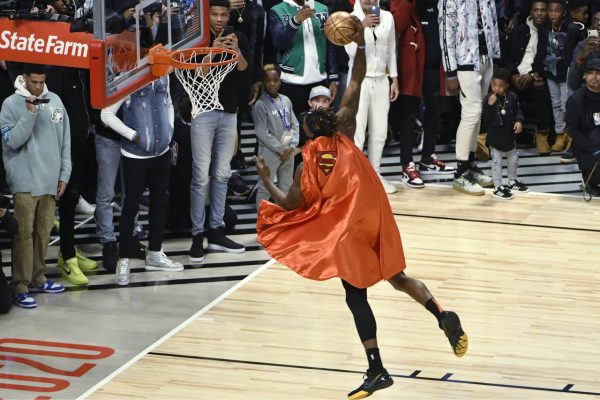 Miami's Derrick Jones Jr. stuns Aaron Gordon in dunk contest