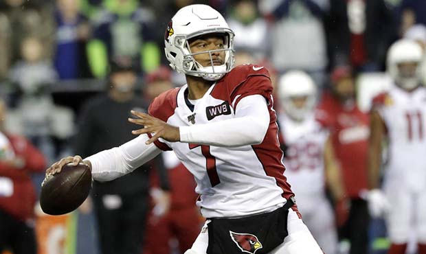 Arizona Cardinals quarterback Brett Hundley passes against the Seattle Seahawks during the second h...