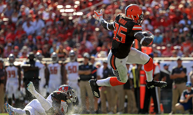 David Njoku #85 of the Cleveland Browns runs after a catch during a game against the Tampa Bay Bucc...