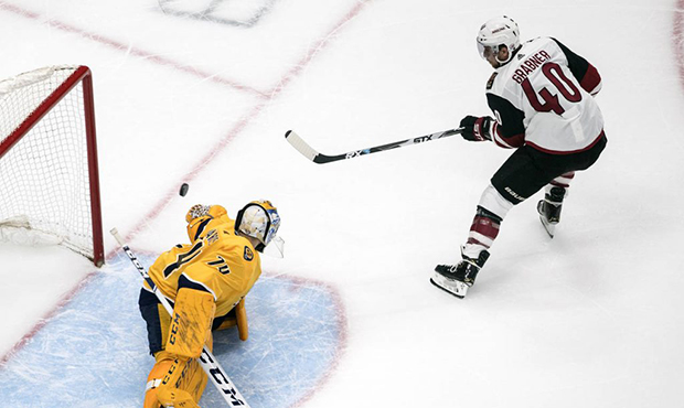 Coyotes' Grabner goes from healthy scratches to Game 1's deciding goal