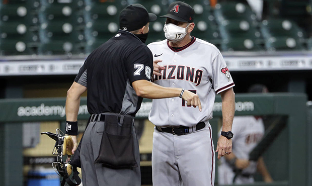 Torey Lovullo ejected in 4th inning of D-backs vs. Astros game