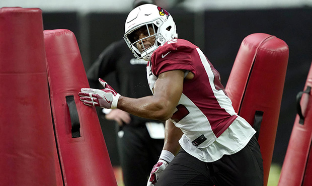 Cardinals LB Devon Kennard buys mom her 1st new car in almost 20 years