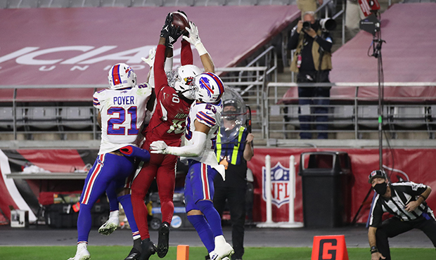 Wide receiver DeAndre Hopkins #10 of the Arizona Cardinals catches the game-winning touchdown pass ...