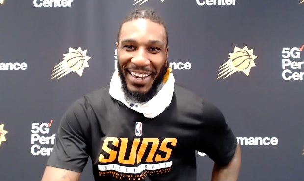 Jae Crowder has old-school versatility in his team-friendly game for Suns