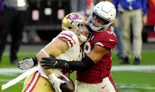 San Francisco 49ers fullback Kyle Juszczyk (44) makes a catch as Arizona Cardinals middle linebacke...