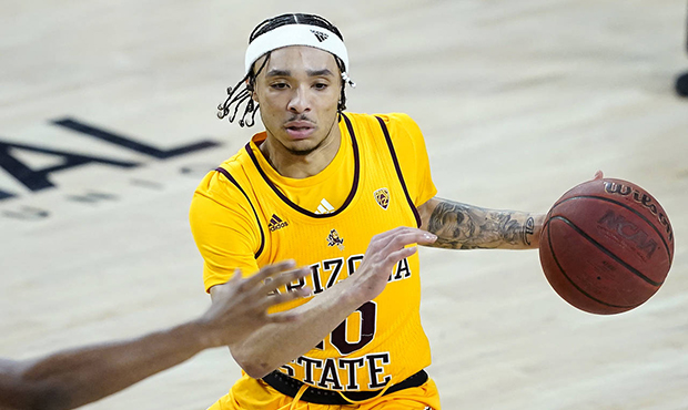 Arizona State guard Jaelen House (10) looks to pass against Oregon State during the second half of ...