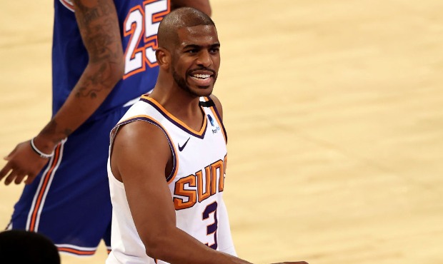 Suns' Chris Paul closes out the New York Knicks with 3 dagger jumpers