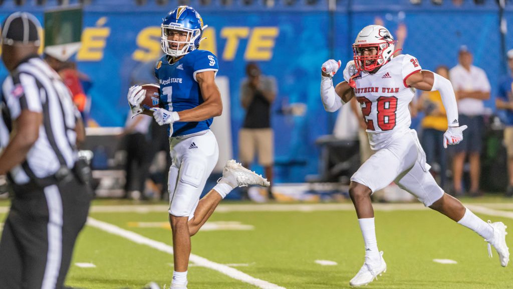 San Jose State Spartans wide receiver Charles Ross (7) coasts toward the end zone with Southern Uta...