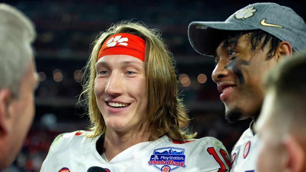 Clemson alums Isaiah Simmons, Trevor Lawrence face off in Week 3