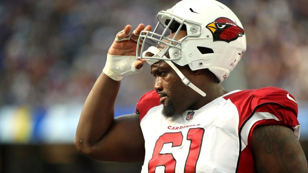 Rodney Hudson #61 of the Arizona Cardinals looks on during the fourth quarter against the Los Angel...