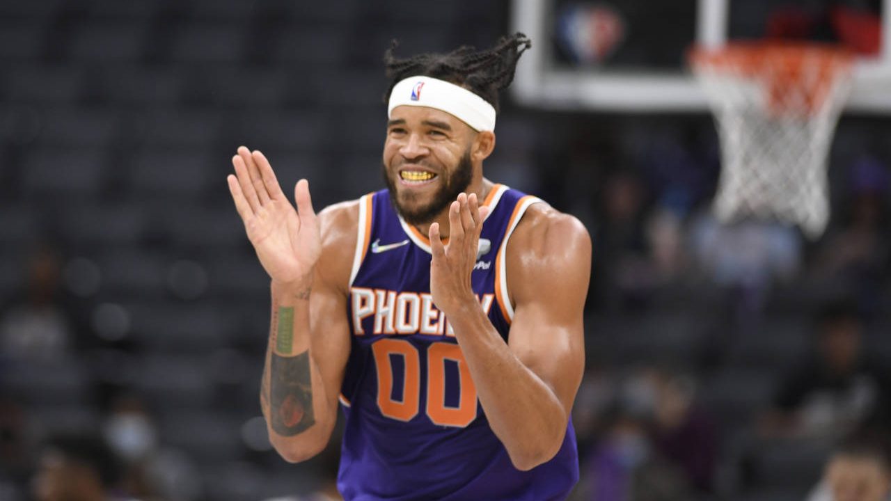 Suns center JaVale McGee goes coast-to-coast for the slam