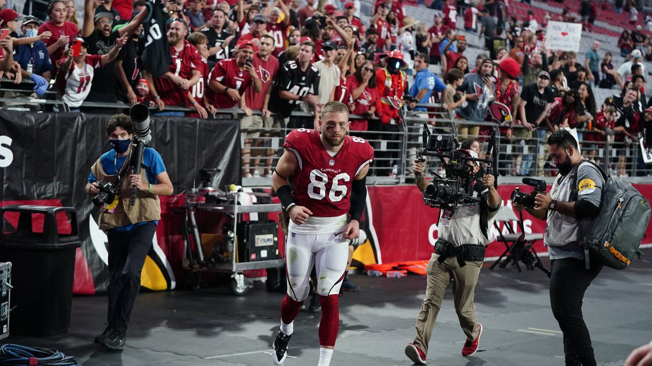 Arizona Cardinals tight end Zach Ertz (86) leaves the field after an NFL football game against the ...