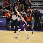 Suns forward Frank Kaminsky three fingers in the air after big three-pointer 11/10/21 (Arizona Sports: Jeremy Schnell)