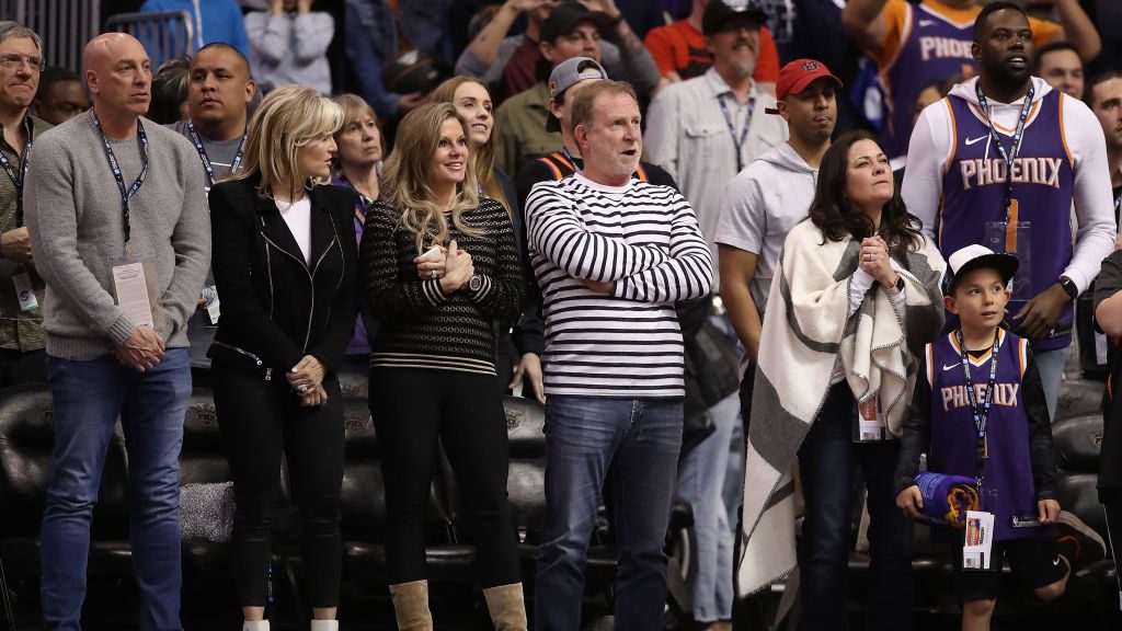 ESPN: Wife of Robert Sarver messages former Suns employees, accuses them of lying