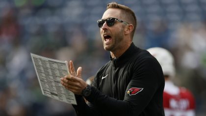 Head coach Kliff Kingsbury of the Arizona Cardinals  on the field before the game against the Seatt...