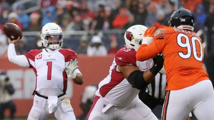 Kyler Murray #1 of the Arizona Cardinals passes the ball against the Chicago Bears in the first hal...
