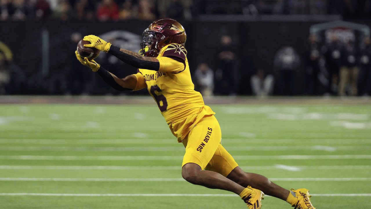 Arizona State wide receiver LV Bunkley-Shelton (6) makes a catch against Wisconsin during the first...