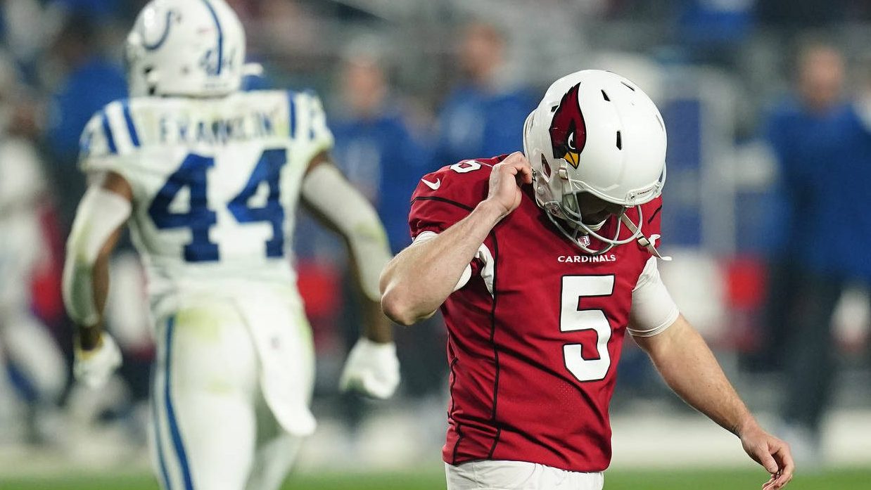 Cardinals try 2 holders as Matt Prater misses 2 FGs, 1 PAT in loss to Colts