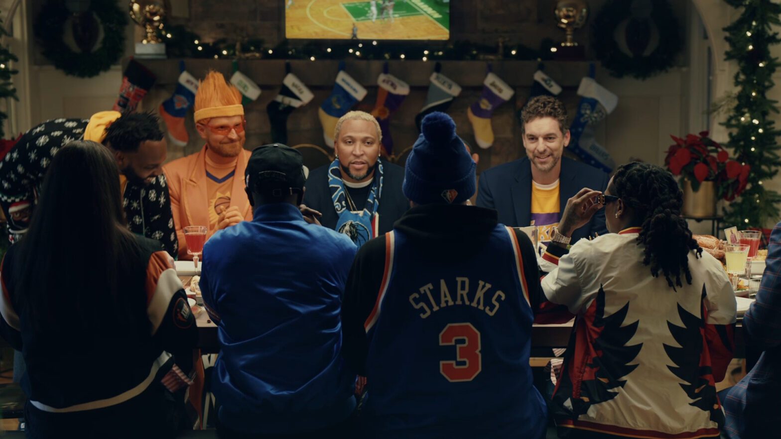 Mr. ORNG represents Suns fans in NBA's Christmas Day TV ad
