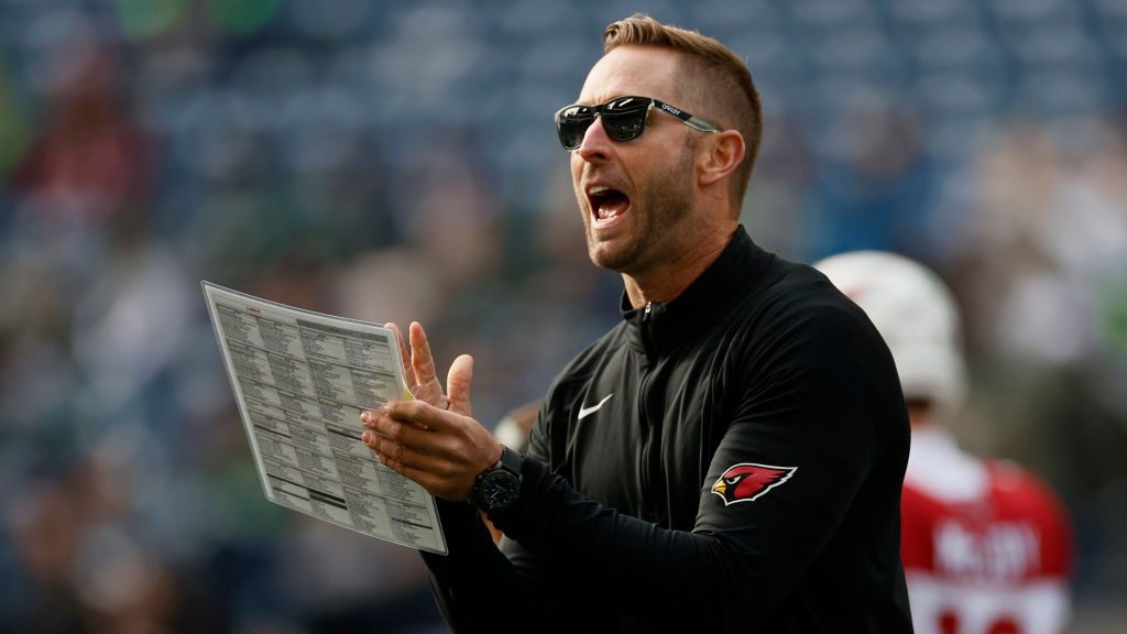 Head coach Kliff Kingsbury of the Arizona Cardinals  on the field before the game against the Seatt...
