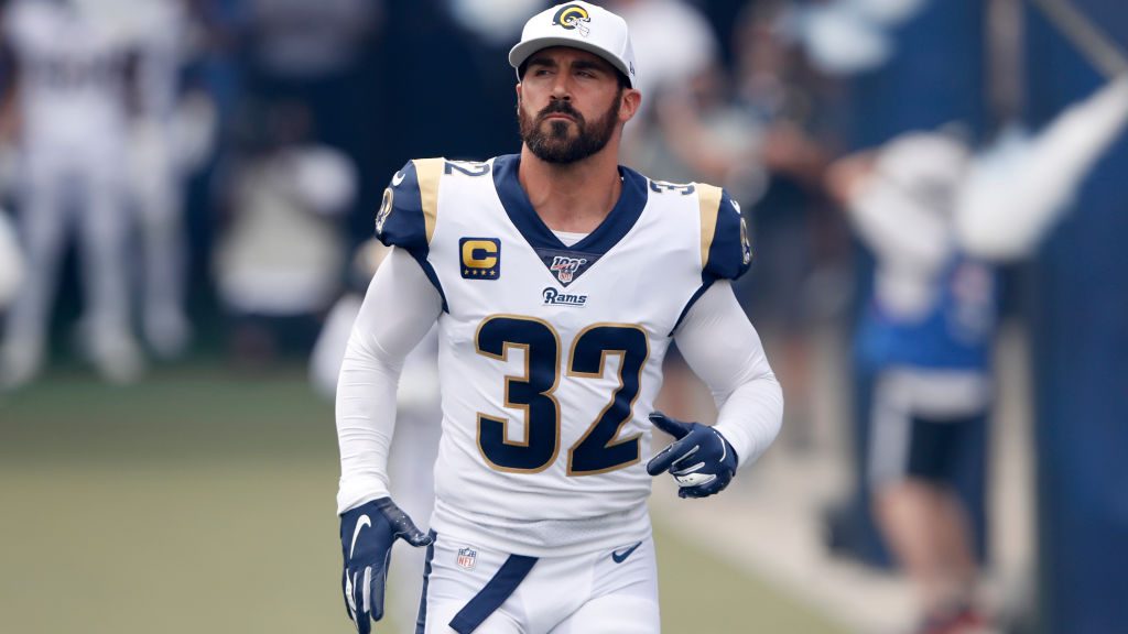 Eric Weddle #32 of the Los Angeles Rams enters the stadium prior to a game against the New Orleans ...