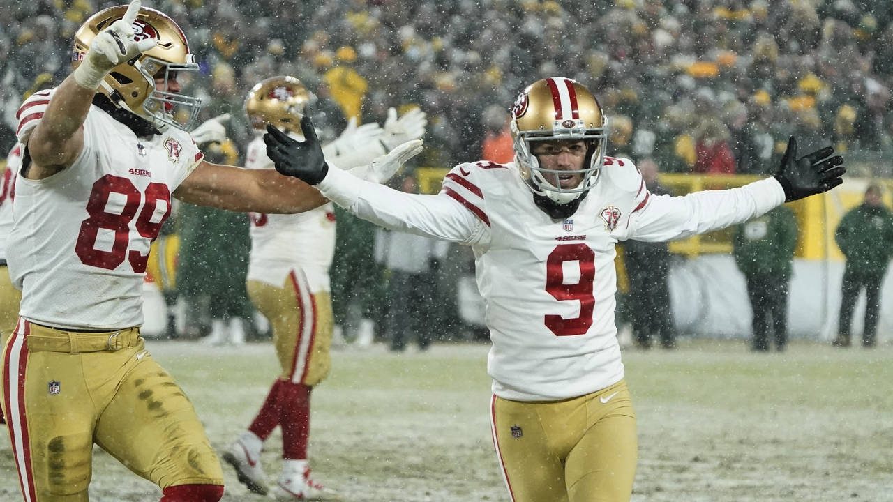 San Francisco 49ers' Robbie Gould celebrates after making the game-winning field goal during the se...