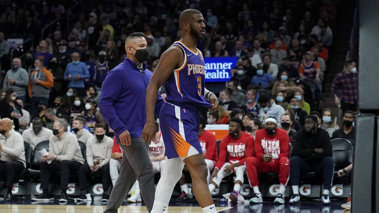 Suns' Chris Paul out 6-8 weeks with right thumb avulsion fracture