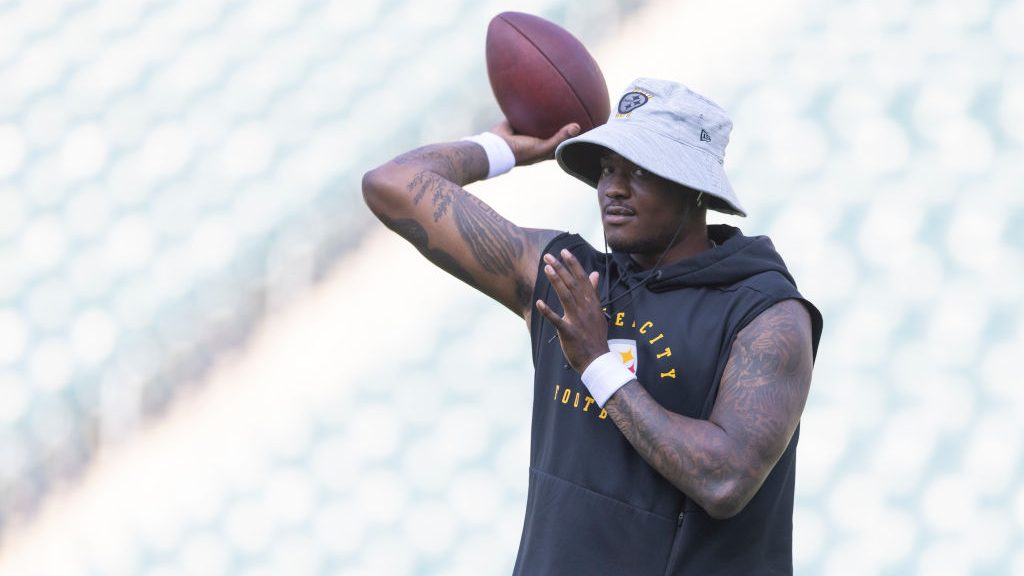 Dwayne Haskins #3 of the Pittsburgh Steelers warms up prior to the preseason game against the Phila...