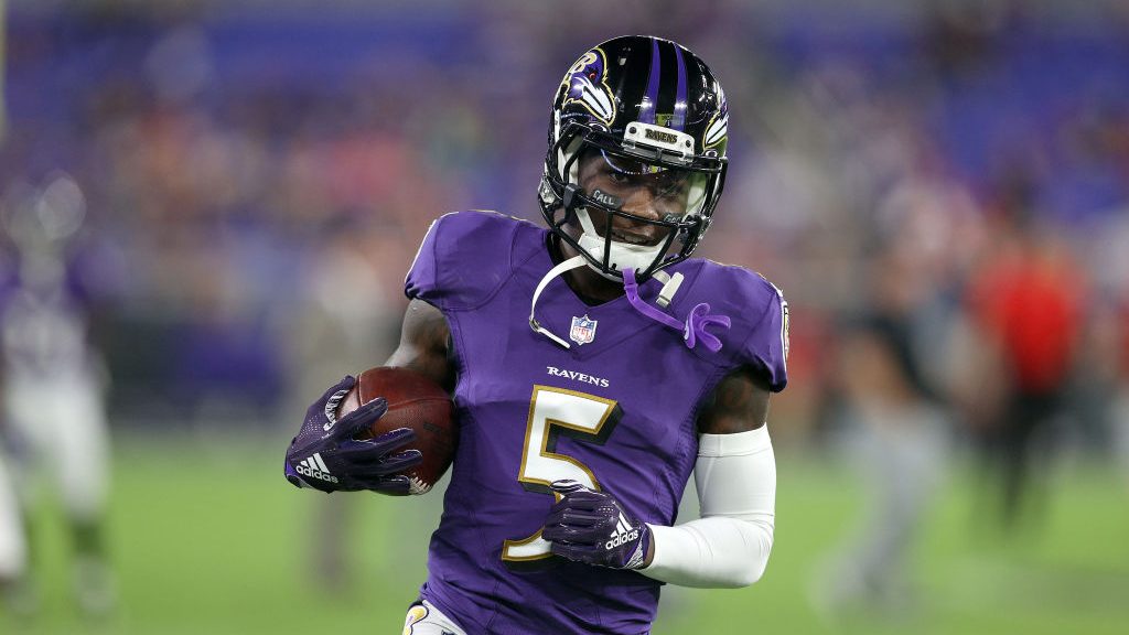 Wide receiver Marquise Brown #5 of the Baltimore Ravens warms up against the Kansas City Chiefs at ...