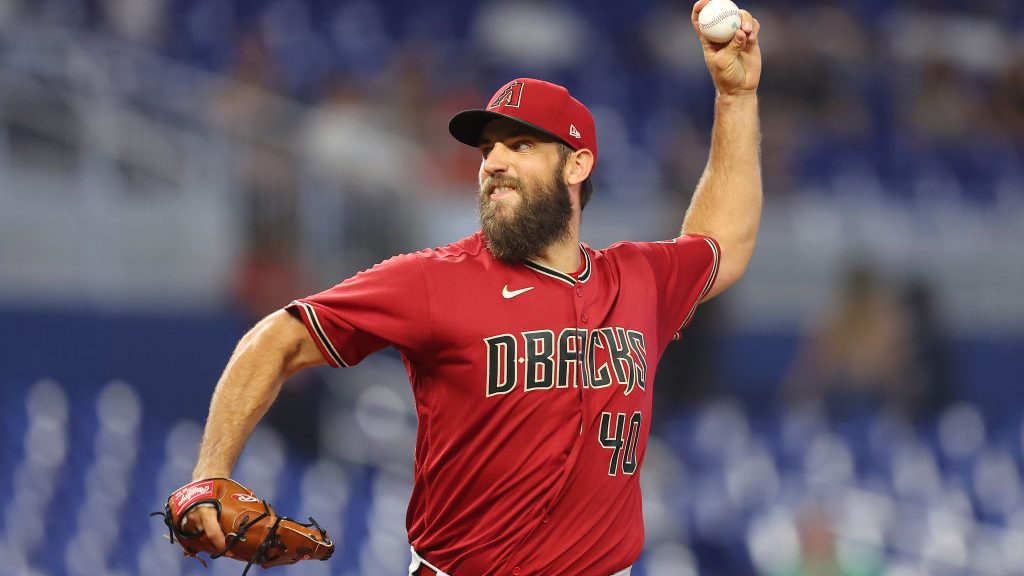 Madison Bumgarner #40 of the Arizona Diamondbacks delivers a pitch during the first inning against ...