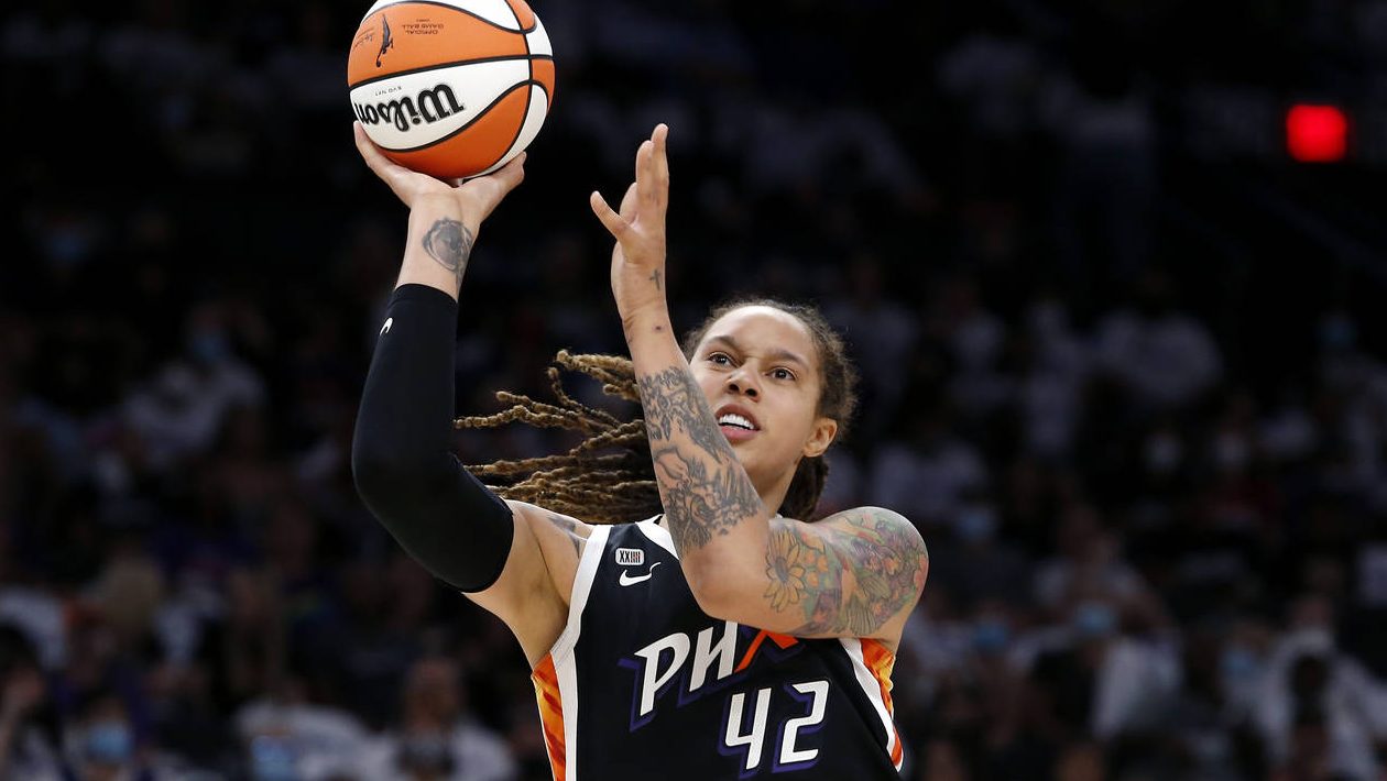 Phoenix Mercury center Brittney Griner (42) shoots during the first half of Game 1 of the WNBA bask...
