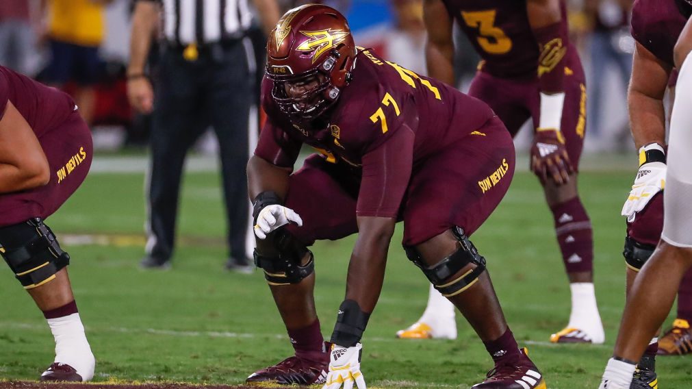 Arizona State Sun Devils offensive lineman LaDarius Henderson (77) lines up during the college foot...