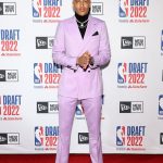 NEW YORK, NEW YORK - JUNE 23: Jeremy Sochan poses for photos on the red carpet during the 2022 NBA Draft at Barclays Center on June 23, 2022 in New York City. (Photo by Arturo Holmes/Getty Images)