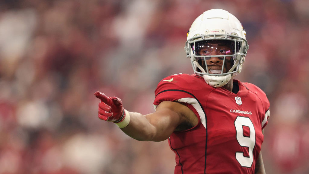 Inside linebacker Isaiah Simmons #9 of the Arizona Cardinals during the NFL game at State Farm Stad...