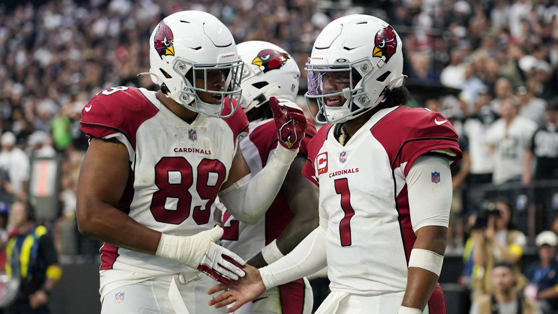Arizona Cardinals quarterback Kyler Murray (1) celebrates his two-point conversion with tight end S...