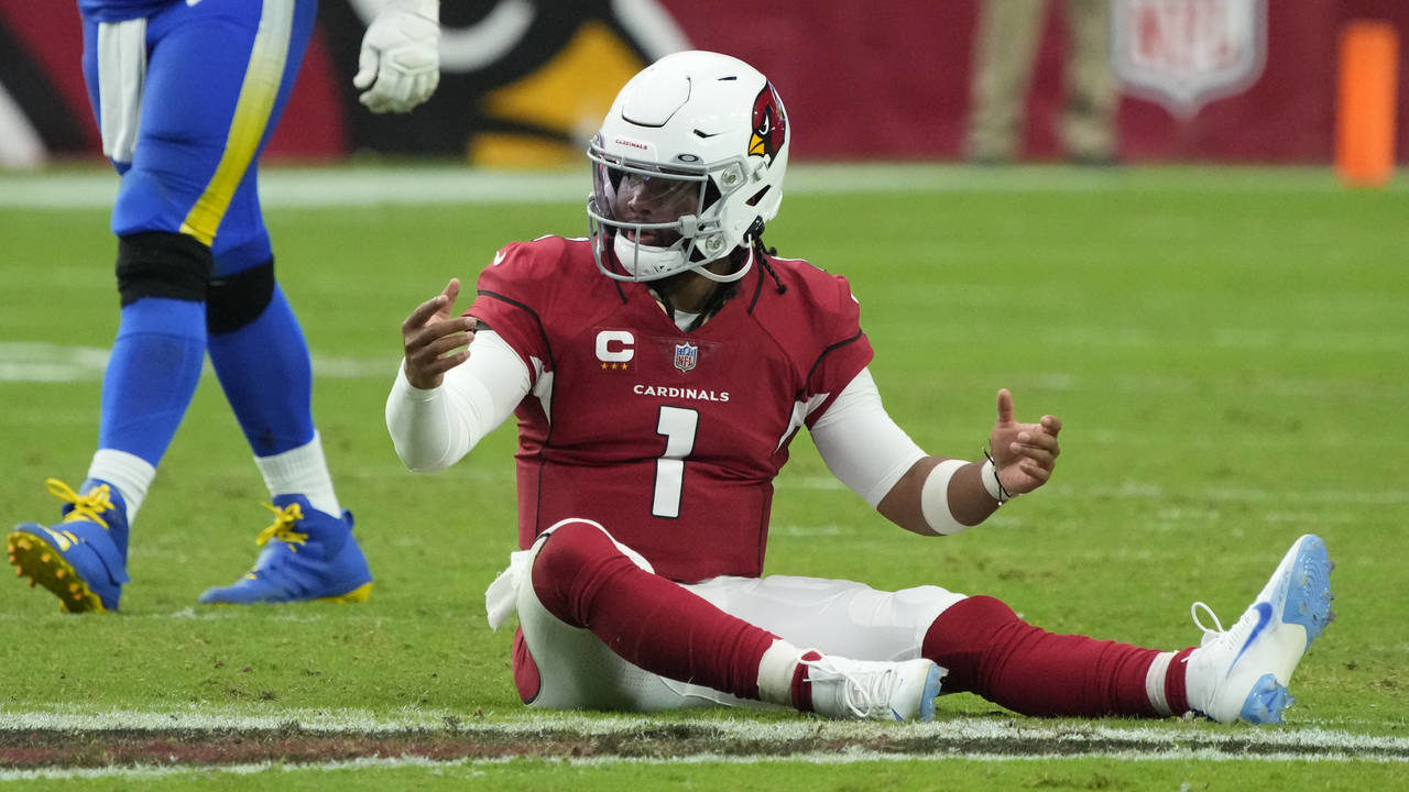 Arizona Cardinals quarterback Kyler Murray (1) reacts after a play against the Los Angeles Ramsduri...