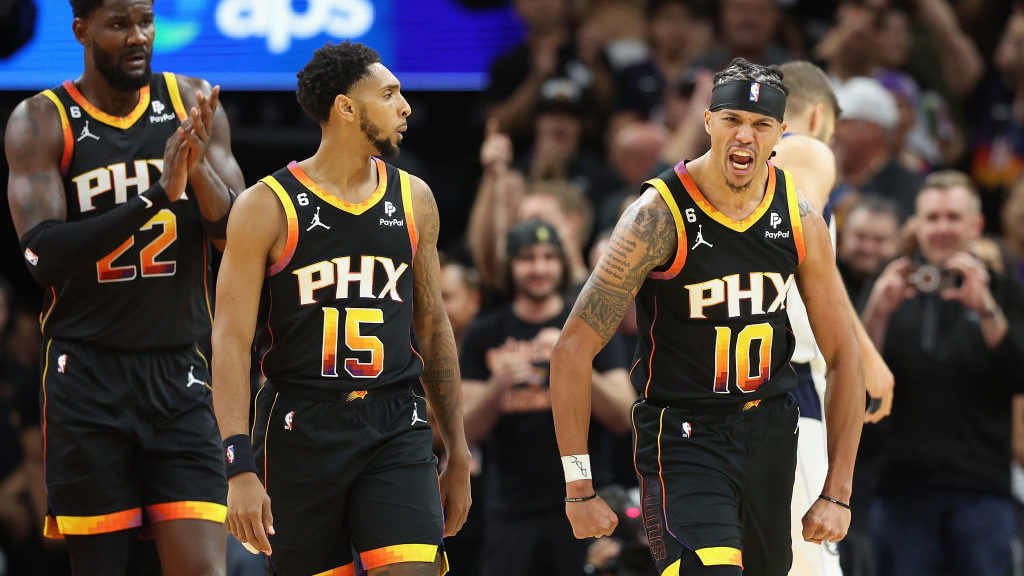 Social media reacts to Damion Lee's game-winner, Suns' comeback