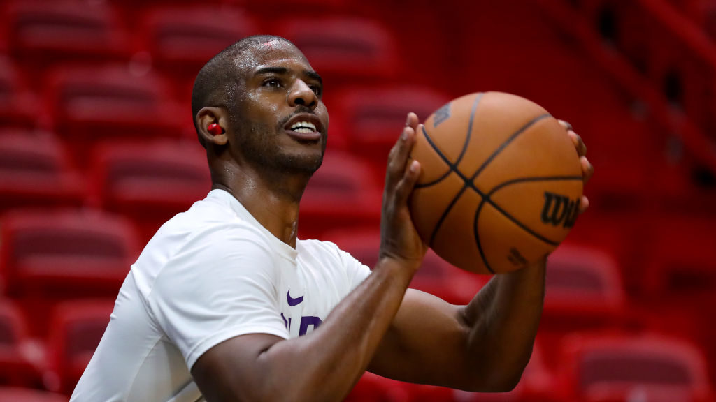 Chris Paul #3 of the Phoenix Suns warms up prior to a game against the Miami Heat at FTX Arena on N...