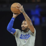 New York Knicks guard Derrick Rose warms up before an NBA basketball game against the Minnesota Timberwolves, Monday, Nov. 7, 2022, in Minneapolis. (AP Photo/Abbie Parr)