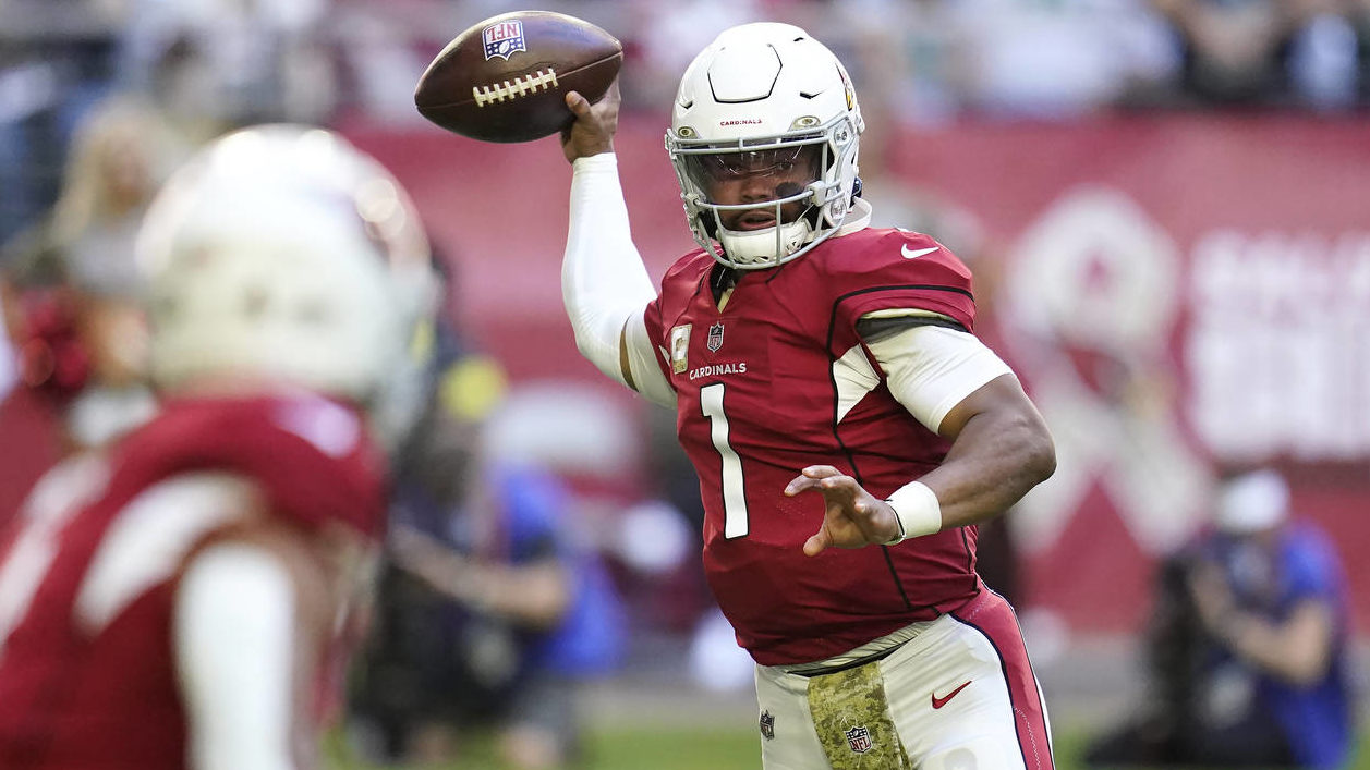 Arizona Cardinals quarterback Kyler Murray (1) passes against the Seattle Seahawks during the first...