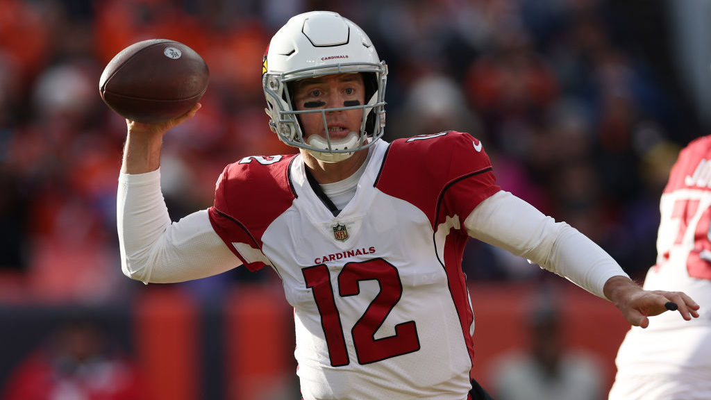 Cardinals weighing QB options for final 2 games with McCoy concussion