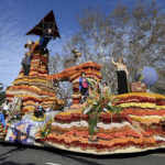 
              The City of Burbank float wins the Queen Award for most outstanding presentation of roses at the 134th Rose Parade in Pasadena, Calif., Monday, Jan. 2, 2023. (AP Photo/Michael Owen Baker)
            