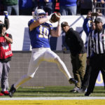 
              CORRECTS TO NORTH DAKOTA STATE NOT NORTH DAKOTA - South Dakota State wide receiver Jaxon Janke (10) catches a wide-open pass for a touchdown during the first half of the FCS Championship NCAA college football game against North Dakota State, Sunday, Jan. 8, 2023, in Frisco, Texas. (AP Photo/LM Otero)
            