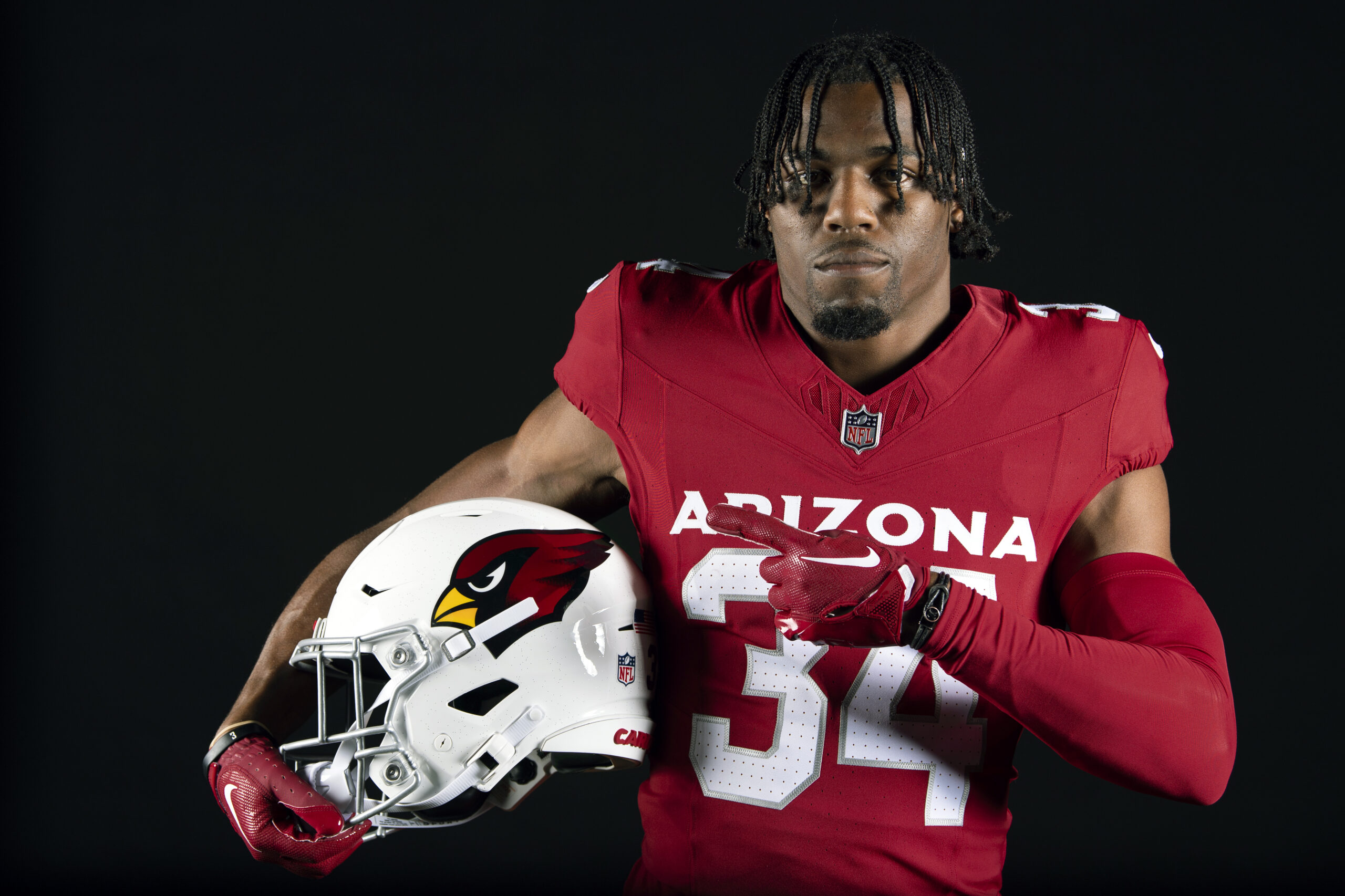 Arizona Cardinals unveil new uniforms ahead of 2023 season